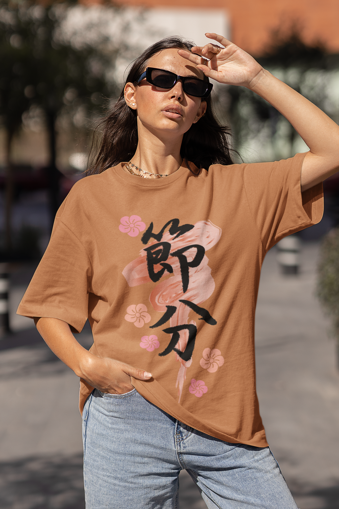 Playera Oversize de mujer con estampado de letras chinas