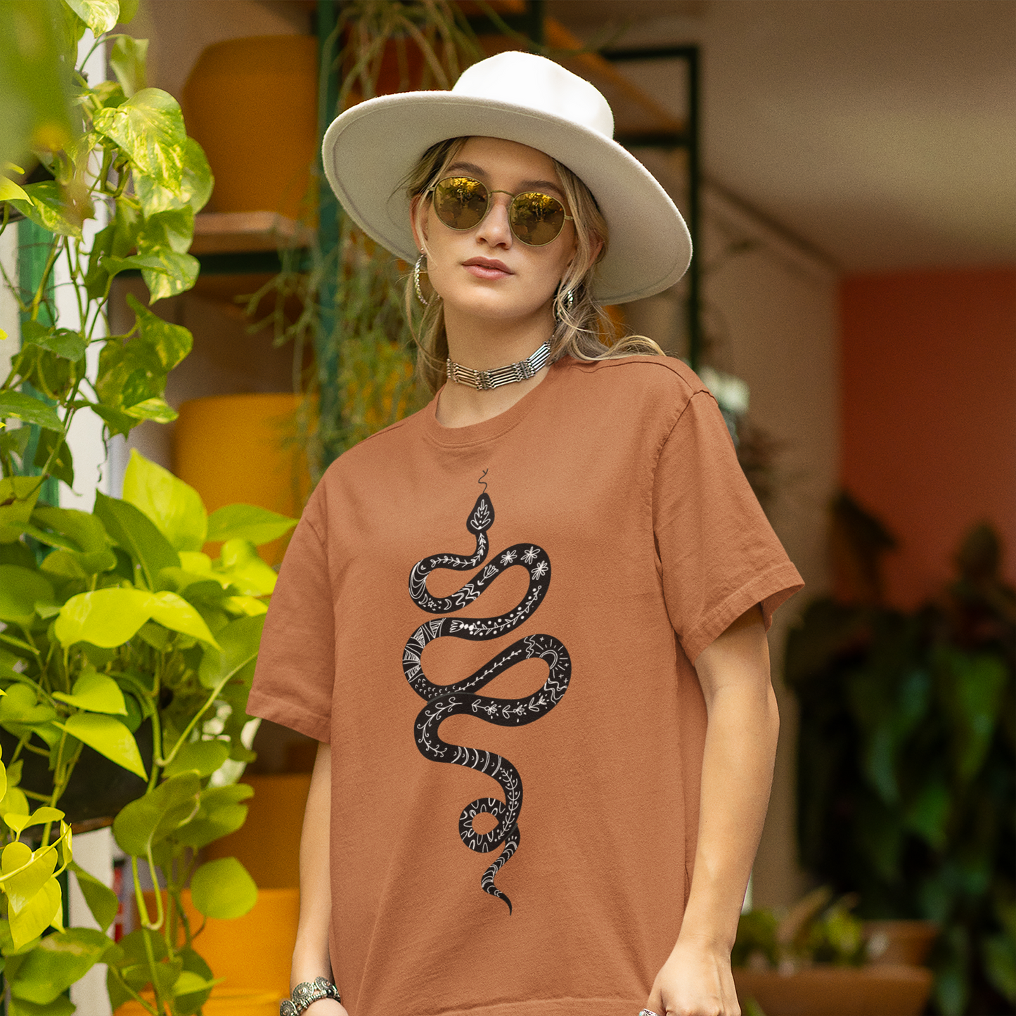 Playera Oversize de mujer con serpiente