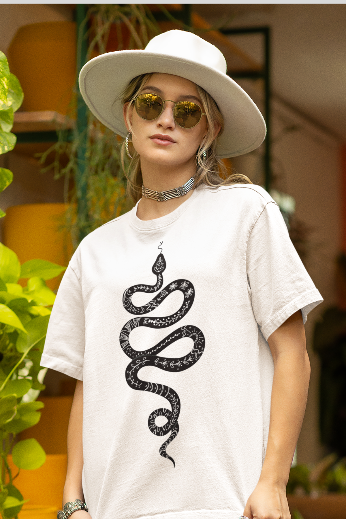 Playera Oversize de mujer con serpiente