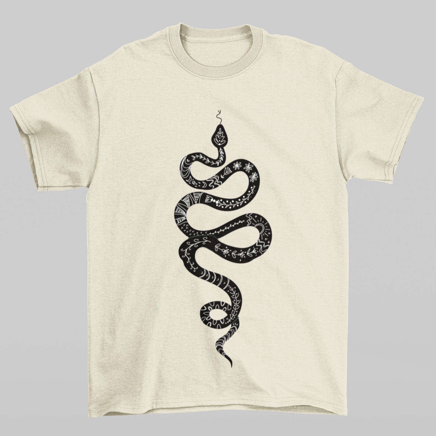 Playera Oversize de mujer con serpiente