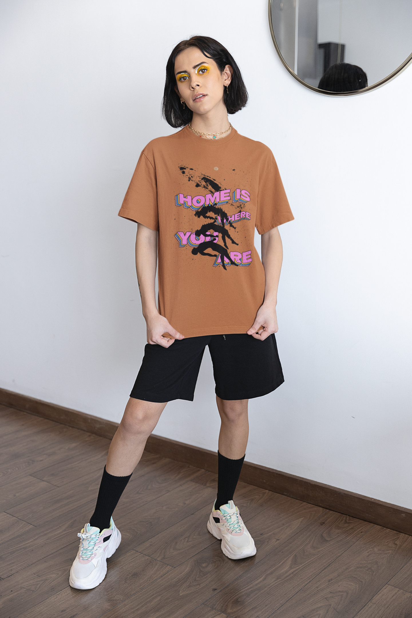 Playera Oversize de mujer con estampado Humanos levitando