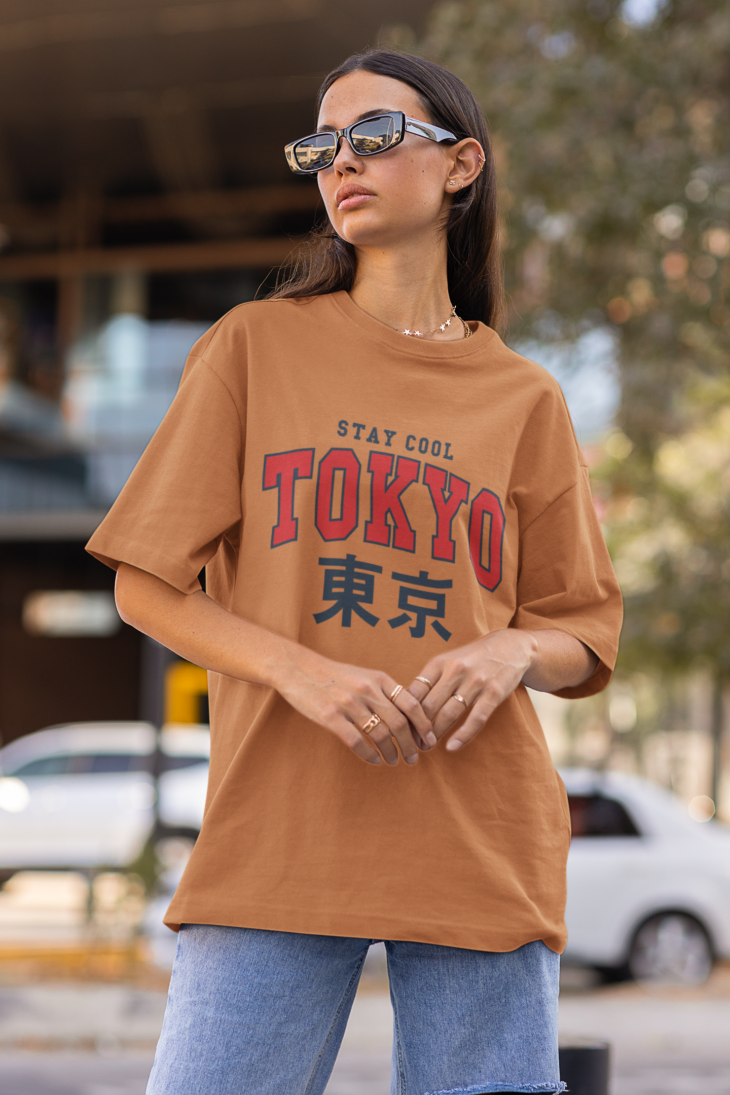 Playera Oversize de mujer con letras tokio