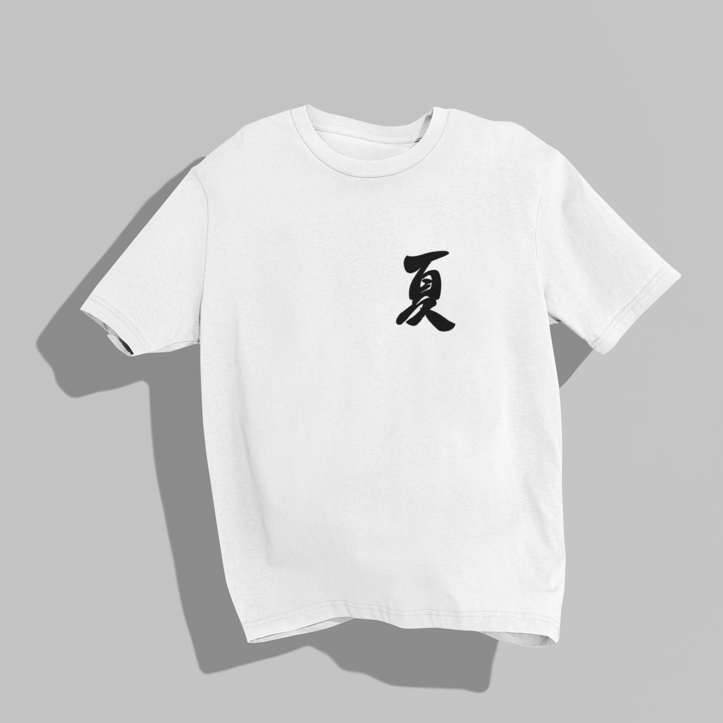 Playera Oversize de hombre con letras chinas