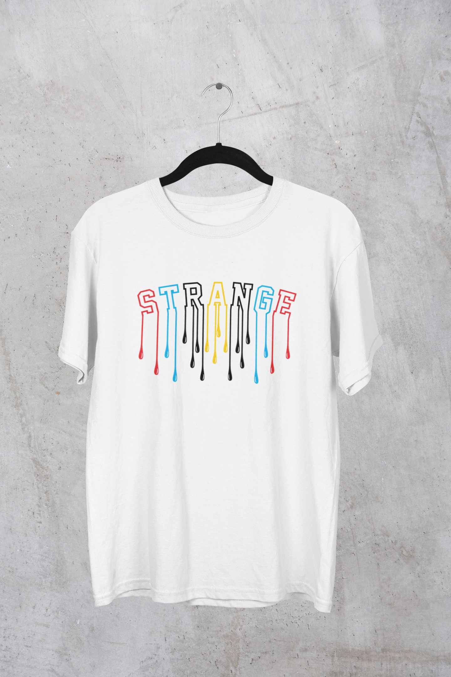 Playera de mujer con letras escurridas estrange