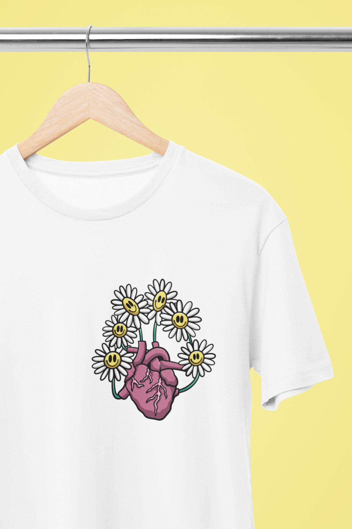 Playera de manga corta de mujer estampado de corazón con flores