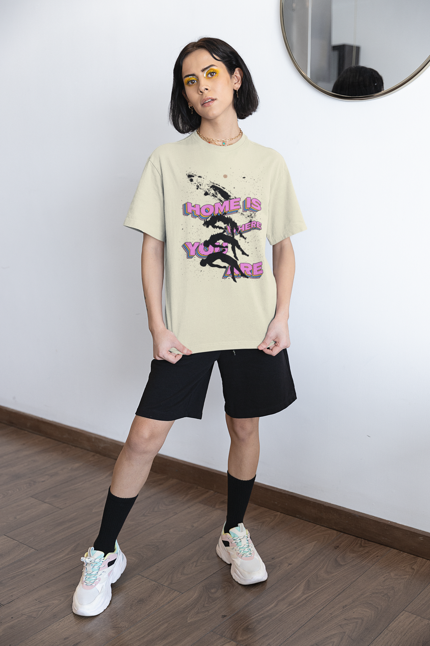 Playera Oversize de mujer con estampado Humanos levitando