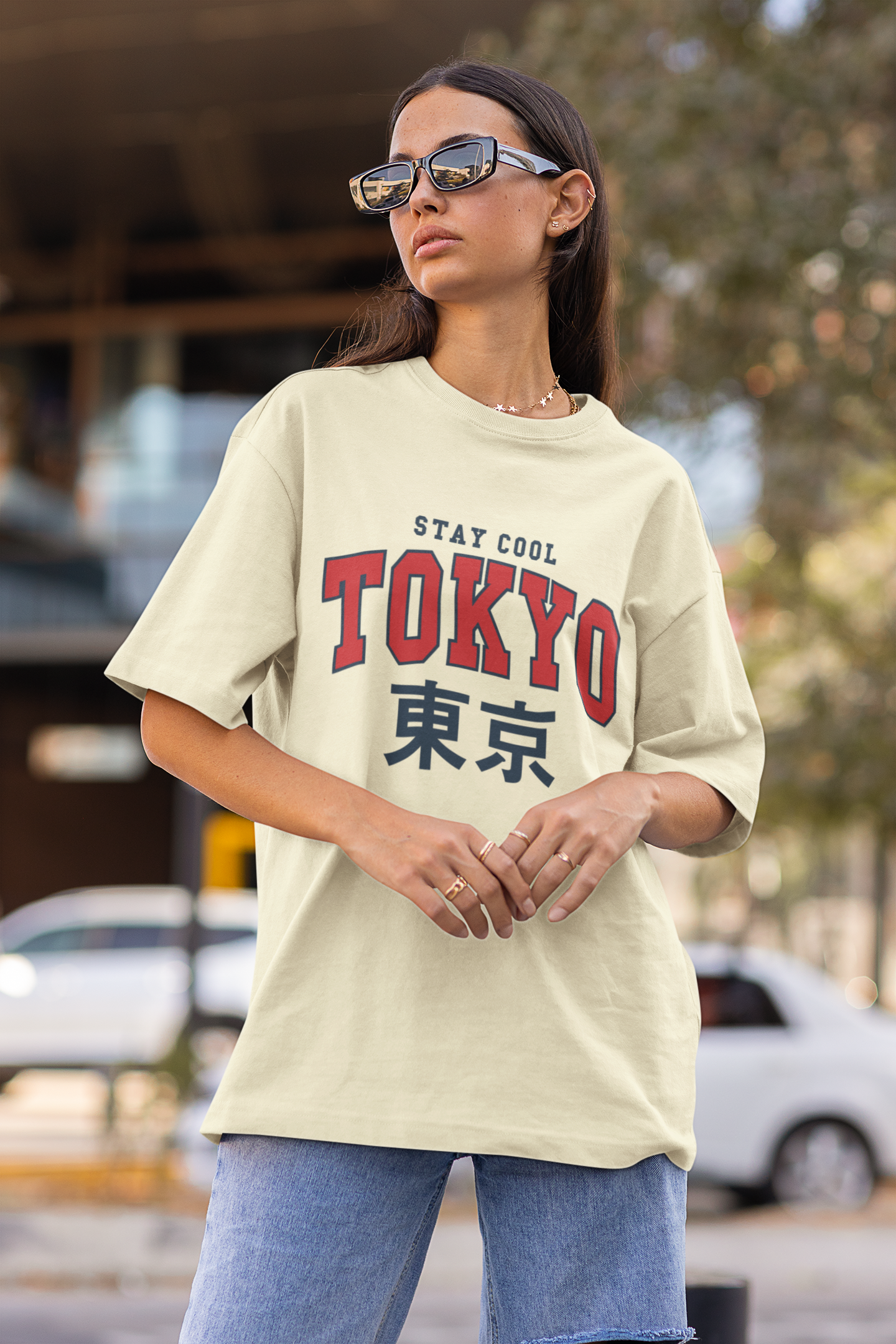 Playera Oversize de mujer con letras tokio