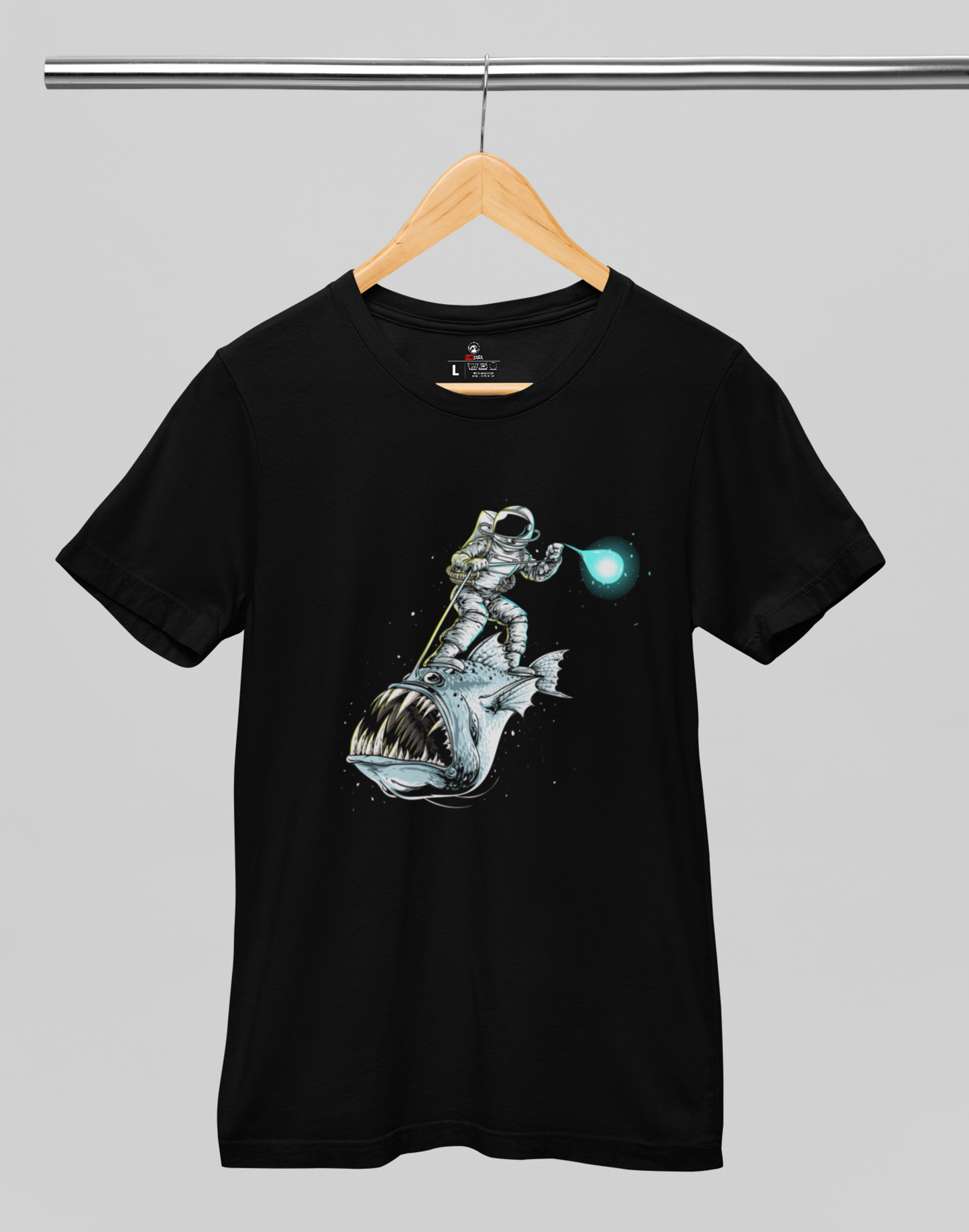 Playera de manga corta de mujer estampado de astronauta