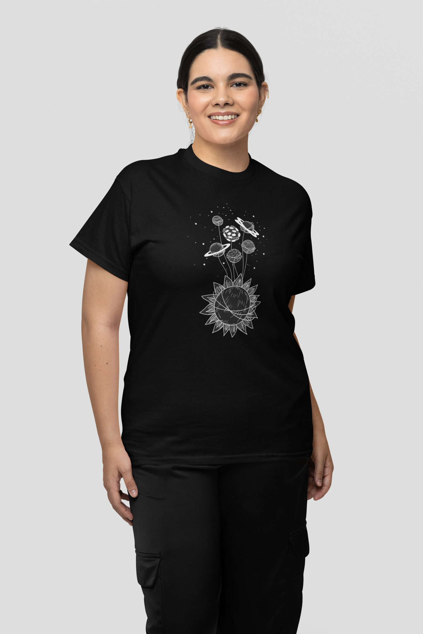 Playera de manga corta de mujer con planetas