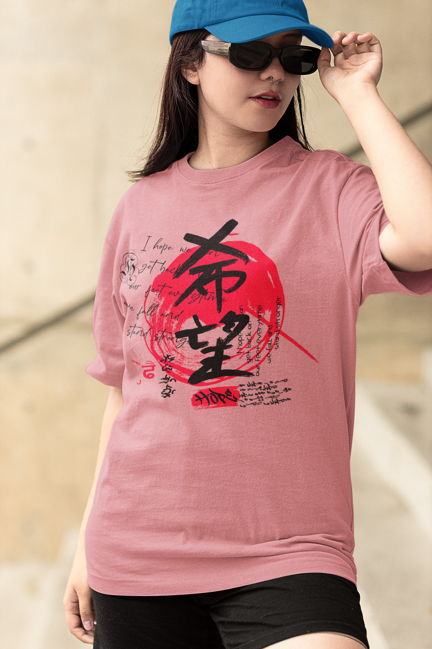 Playera Oversize de mujer con estampado de letras chinas