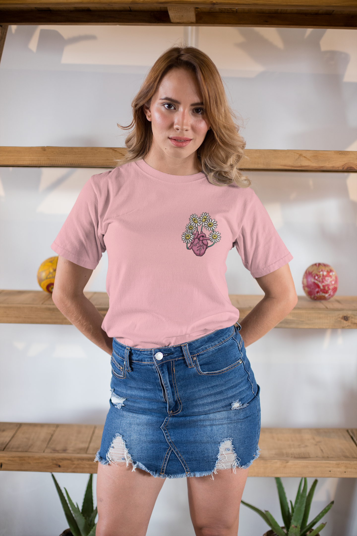 Playera de manga corta de mujer estampado de corazón con flores