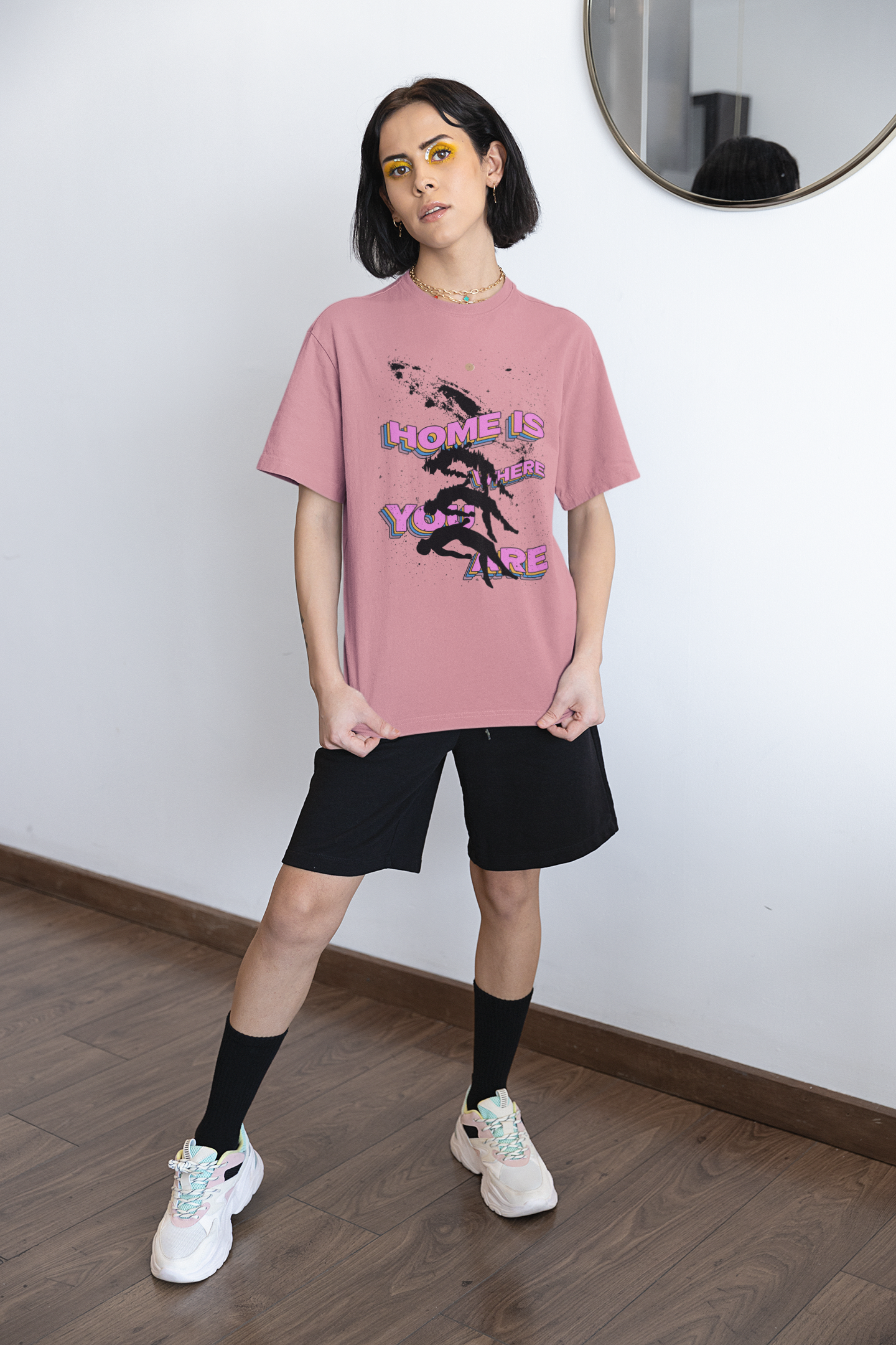 Playera Oversize de mujer con estampado Humanos levitando